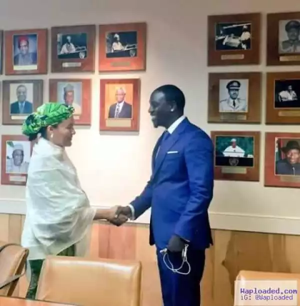 Photos: Singer Akon Meets With Nigeria